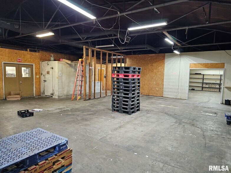 More Photos Of 1764 N Illinois Ave, Carbondale Industrial For Sale