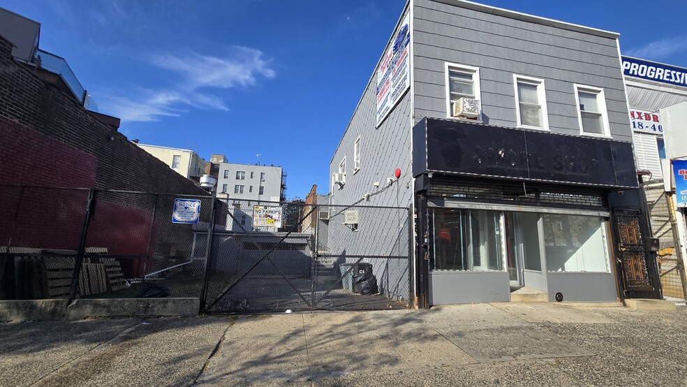 Primary Photo Of 1211 Castle Hill Ave, Bronx Storefront Retail Office For Lease