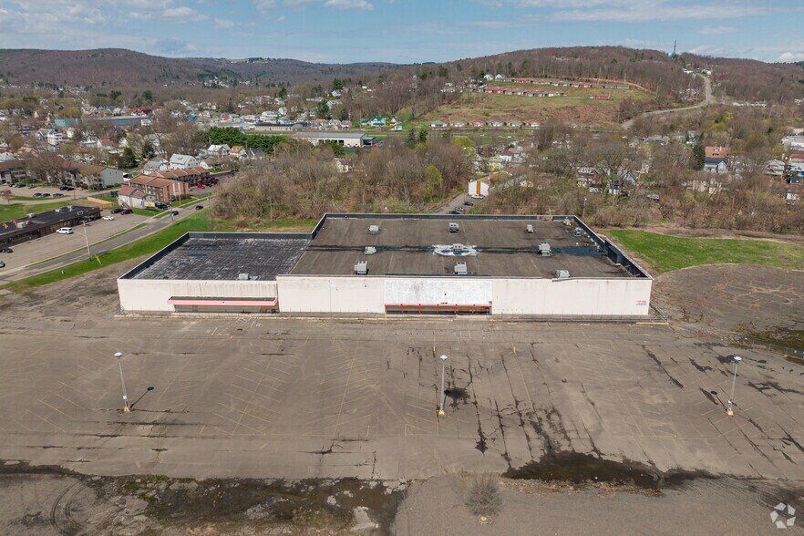 More Photos Of 219 Vestal Ave, Endicott Freestanding For Sale