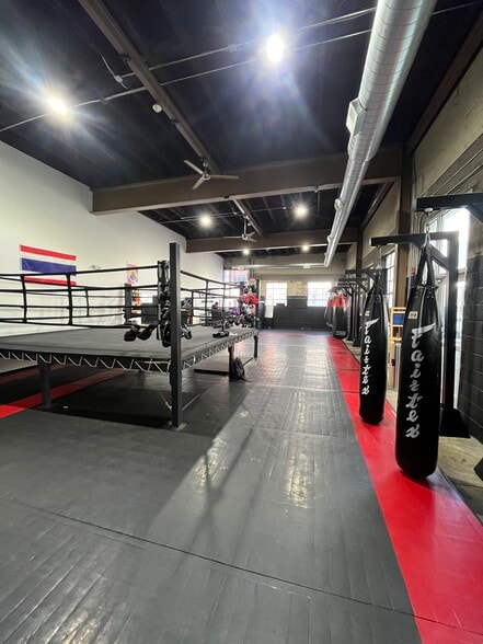 More Photos Of 2011 Amber St, Philadelphia Restaurant For Lease