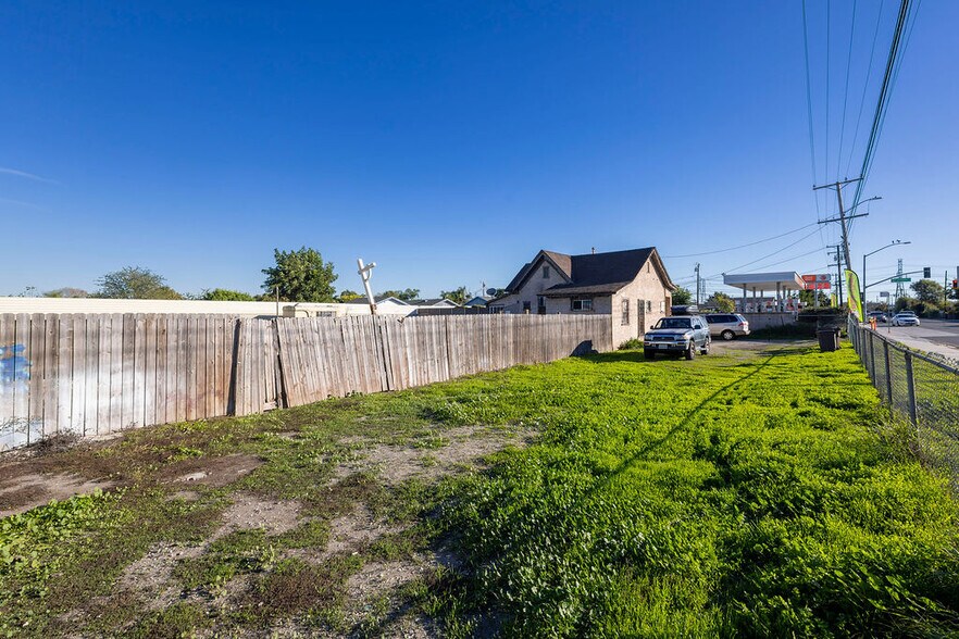 More Photos Of 1230 S Wilmington Ave, Compton Apartments For Sale