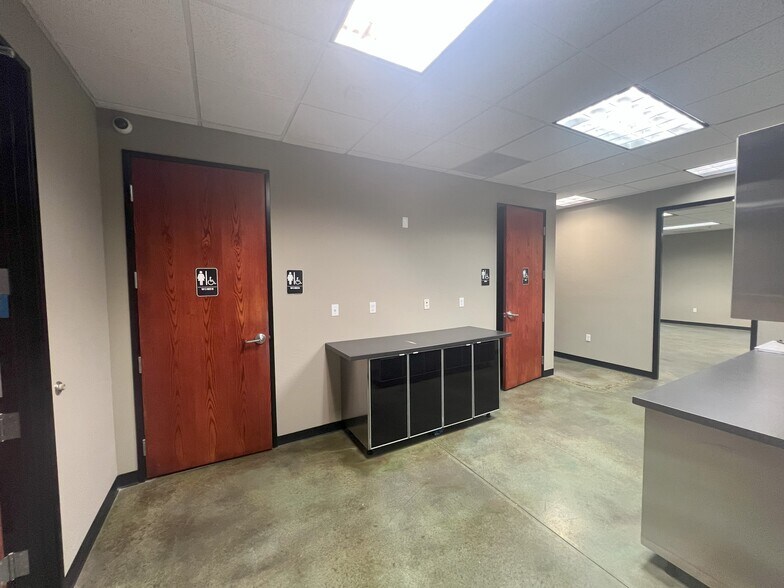 More Photos Of 350 W 5th Ave, Escondido Office For Lease
