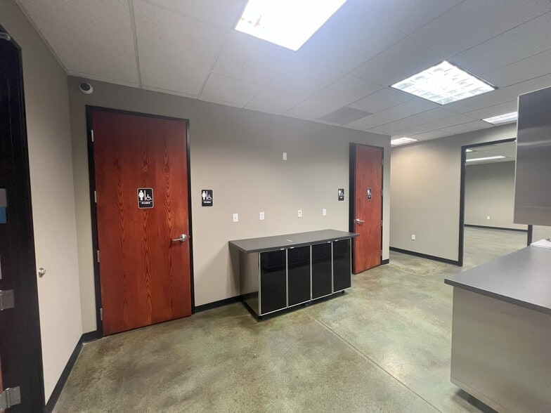 More Photos Of 350 W 5th Ave, Escondido Office For Sale