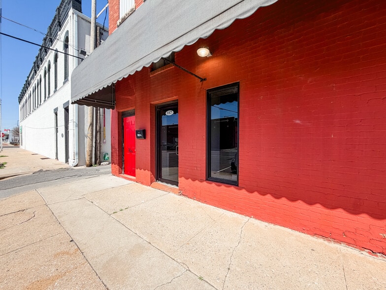 More Photos Of 120 S Rock Island Ave, El Reno Storefront Retail Office For Lease