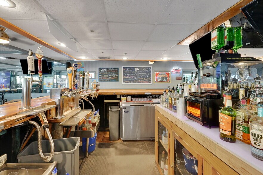 More Photos Of 287 N Elm St, Westfield Restaurant For Sale