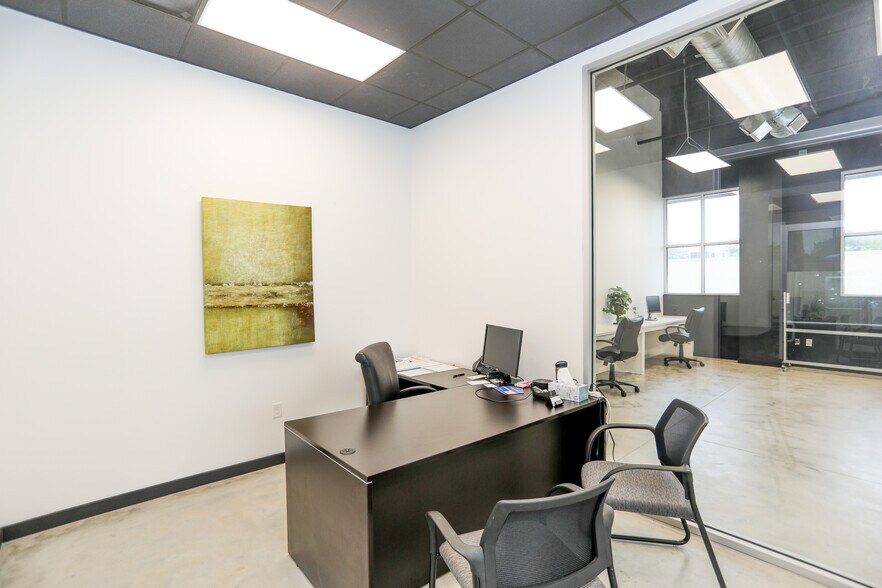 More Photos Of 525 Woodland Square Blvd, Conroe Coworking Space