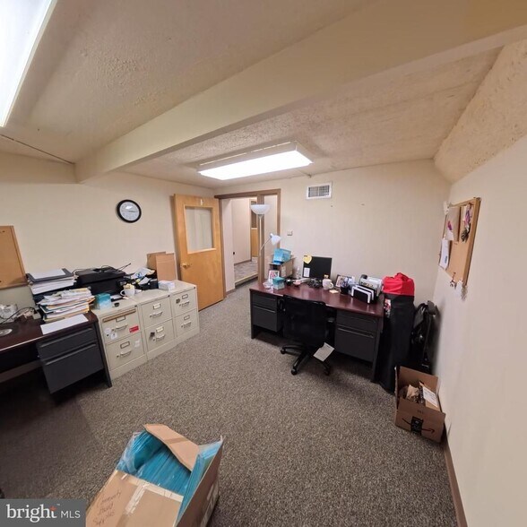 More Photos Of 1515 Mount Hope Ave, Pottsville Office For Sale