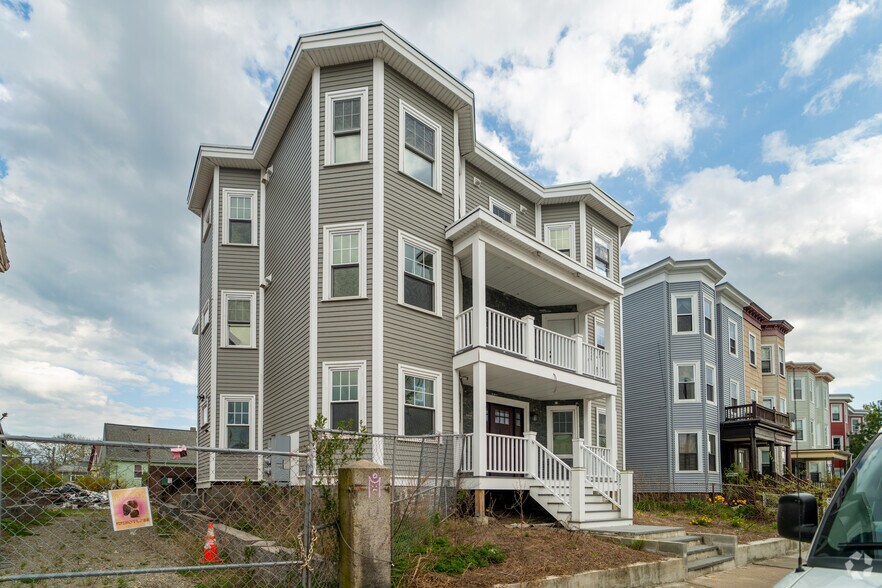 Primary Photo Of 679-683 Columbia Rd, Dorchester Apartments For Sale