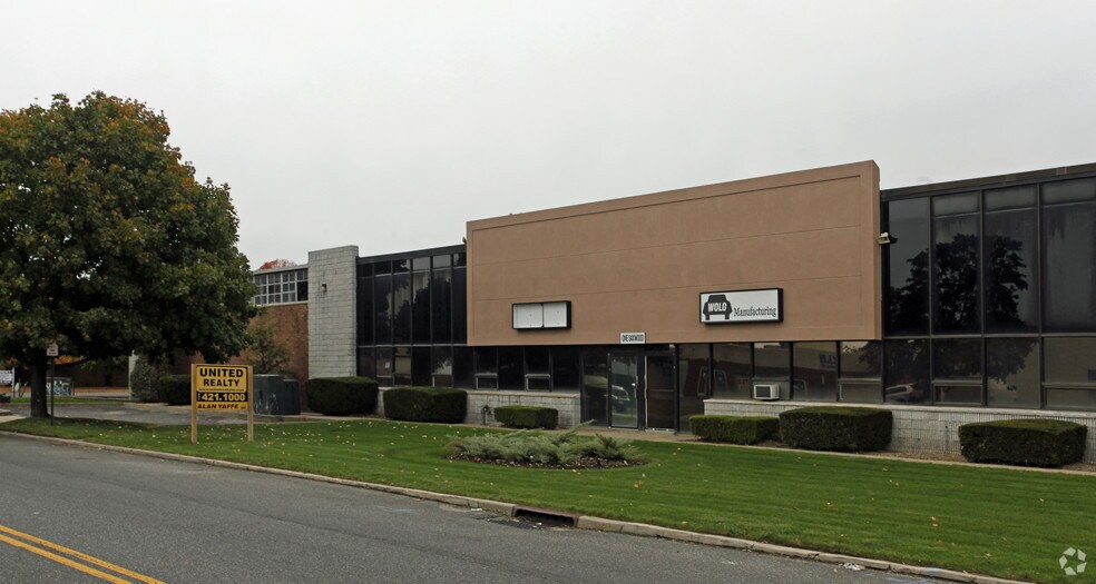 More Photos Of 1 Saxwood St, Deer Park Warehouse For Sale