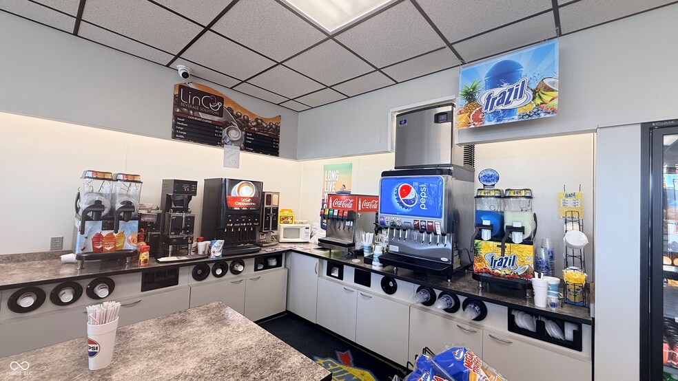 More Photos Of 606 Shirlee St, Vincennes Service Station For Sale