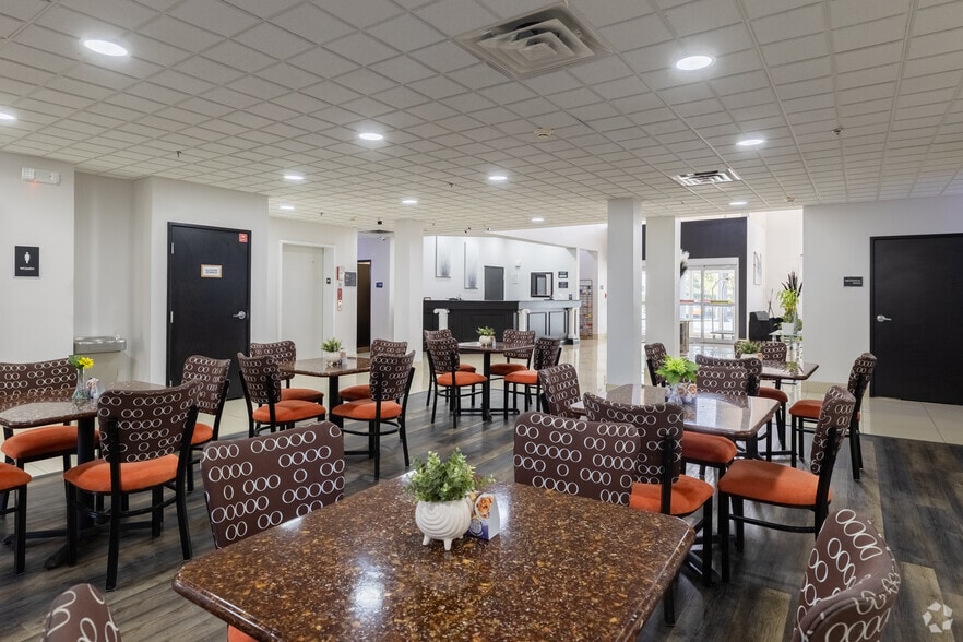 More Photos Of 480 Al Henderson Blvd, Savannah Hotel For Sale