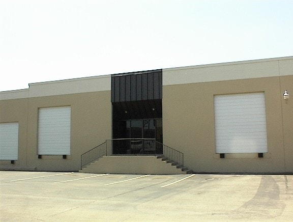 More Photos Of 210 W Wilshire Blvd, Oklahoma City Unknown For Lease