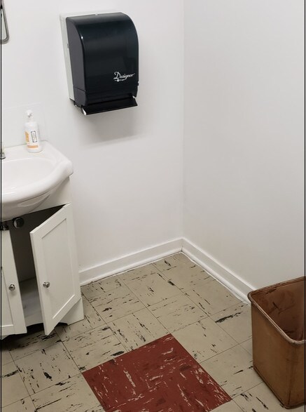 More Photos Of 10201 100th Ave, Fort Saskatchewan General Retail For Lease