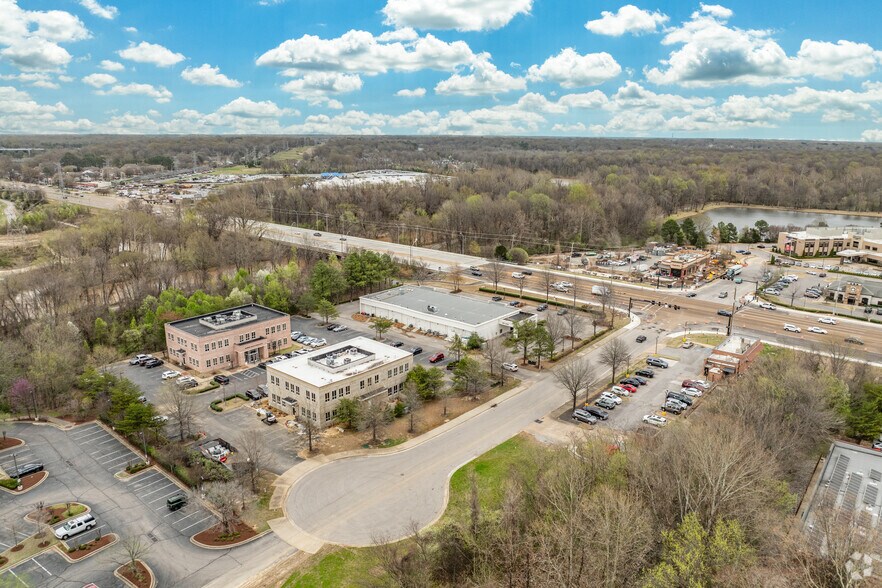 More Photos Of 1217-1227 S Germantown Rd, Germantown Storefront For Sale