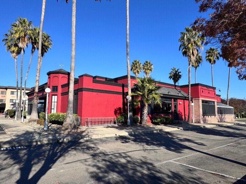 More Photos Of 1987 Hilltop Dr, Redding General Retail For Lease