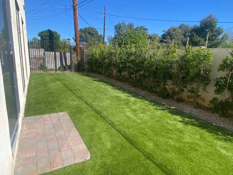 More Photos Of 2701 E Osborn Rd, Phoenix Office For Lease