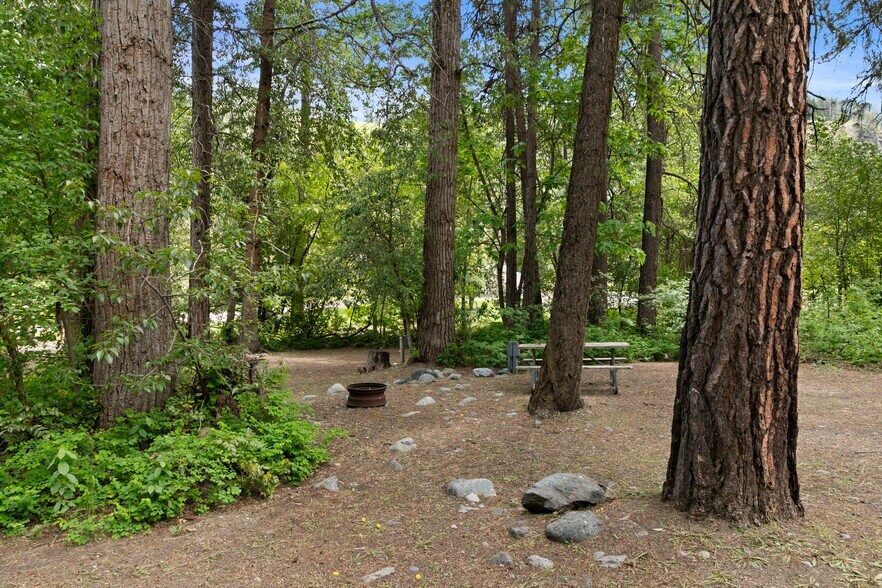 More Photos Of 3300 US Highway 97, Peshastin Specialty For Sale