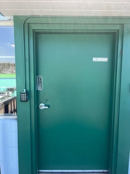 More Photos Of 920 Samoa Blvd, Arcata Storefront Retail Office For Lease