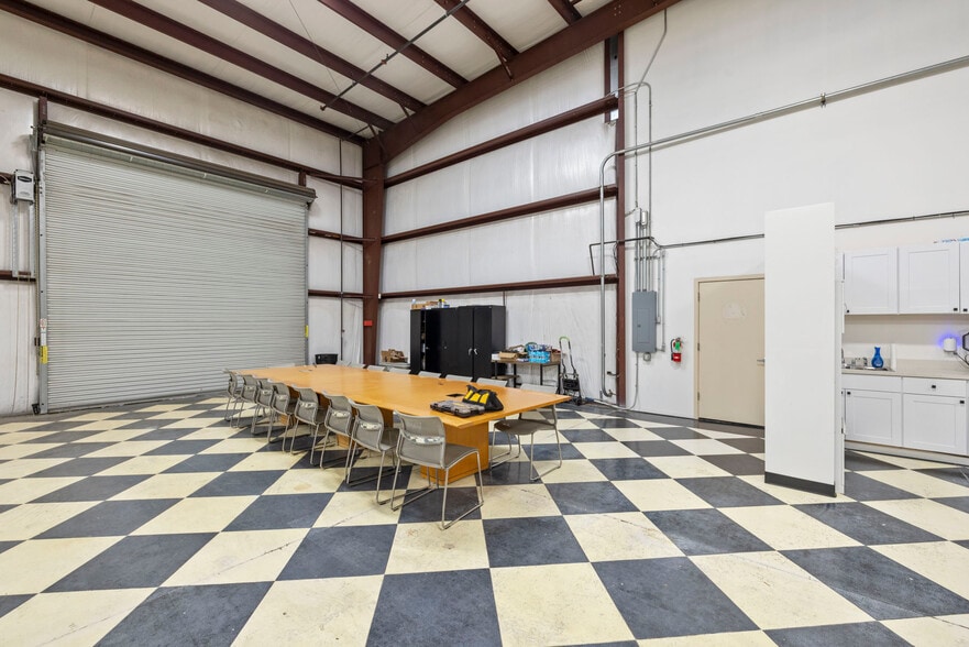 More Photos Of 401 Glass Ln, Modesto Warehouse For Sale