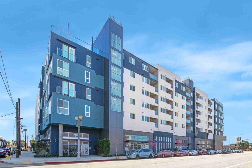 More Photos Of 2528 S Grand Ave, Los Angeles Apartments For Lease