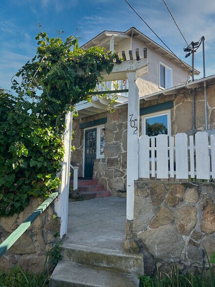 More Photos Of 702 E Vista Way, Vista Multifamily For Sale