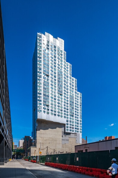 More Photos Of 74 Dekalb Avenue, Brooklyn Apartments For Lease