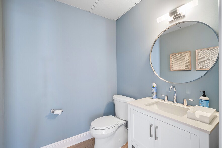 More Photos Of 112-120 US Highway 1, Tequesta Medical For Sale