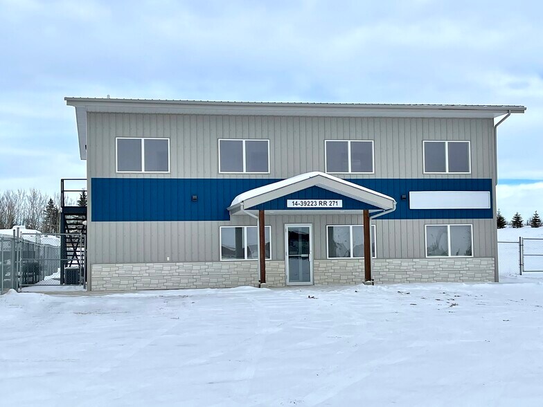 More Photos Of 20 Veenstra Dr, Red Deer County Warehouse For Lease
