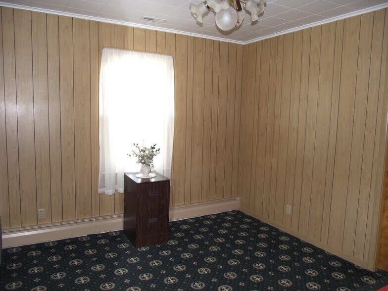 More Photos Of 1111 N Main St, Bellefontaine Office For Sale
