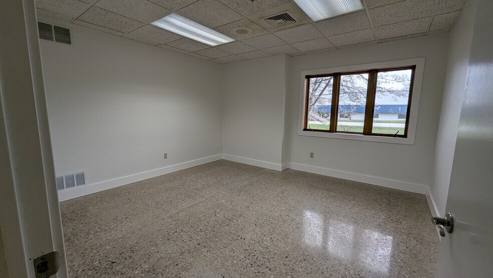 More Photos Of 2155 Traversefield Dr, Traverse City Manufacturing For Lease