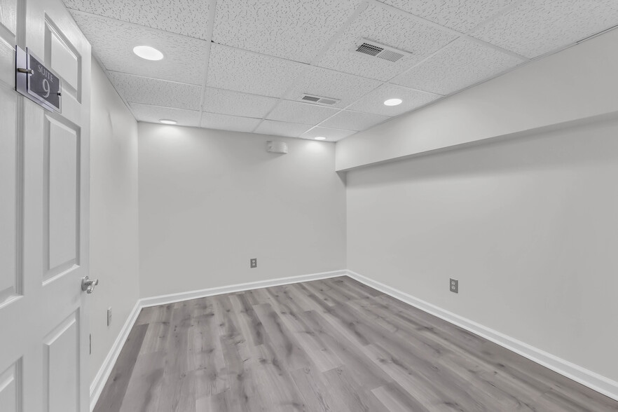 More Photos Of 1543 Madison St, Clarksville Specialty For Sale