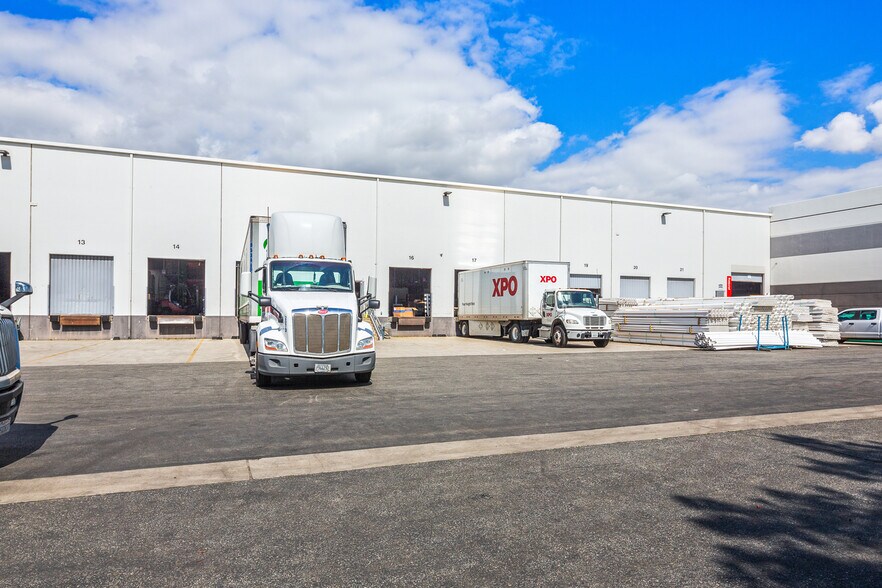 More Photos Of 10509 Business Dr, Fontana Warehouse For Lease