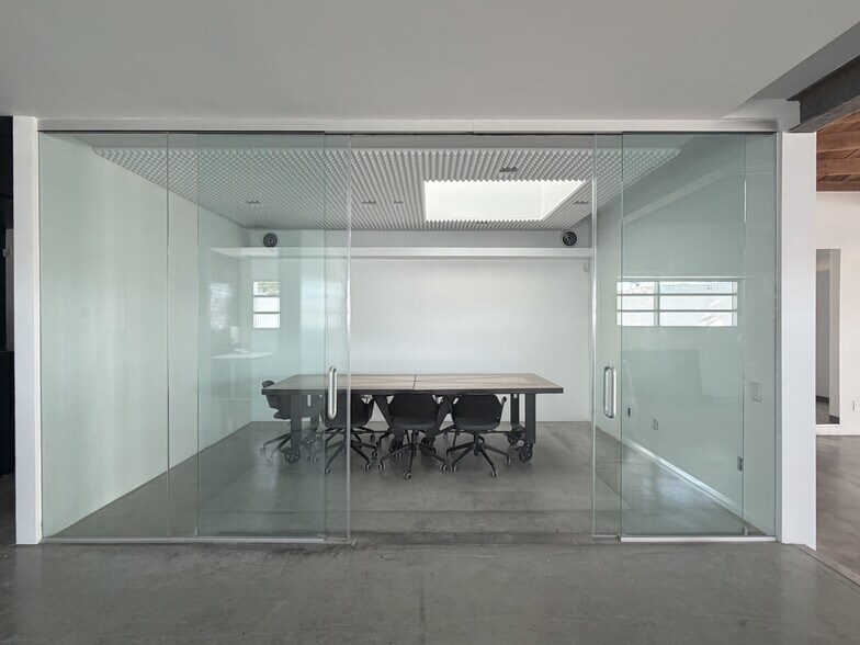 More Photos Of 1920 Olympic Blvd, Santa Monica Loft Creative Space For Lease