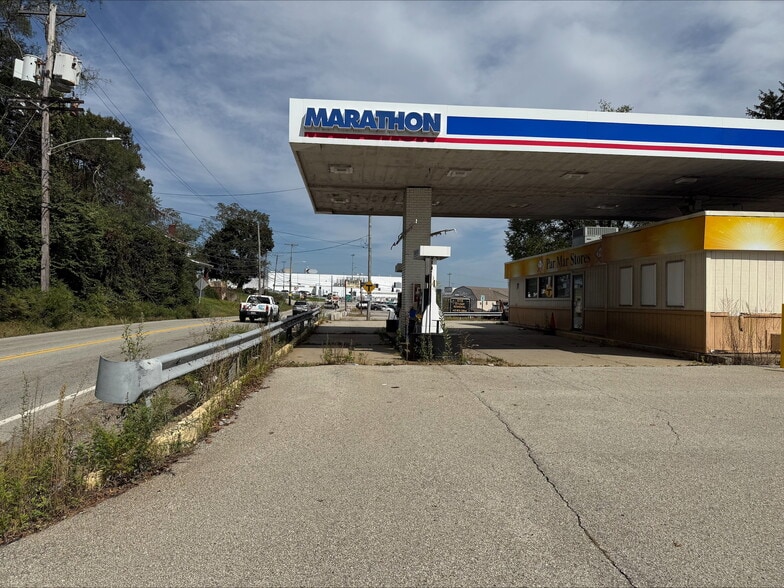 Primary Photo Of 4732 Lebanon Church Rd, Dravosburg Convenience Store For Sale