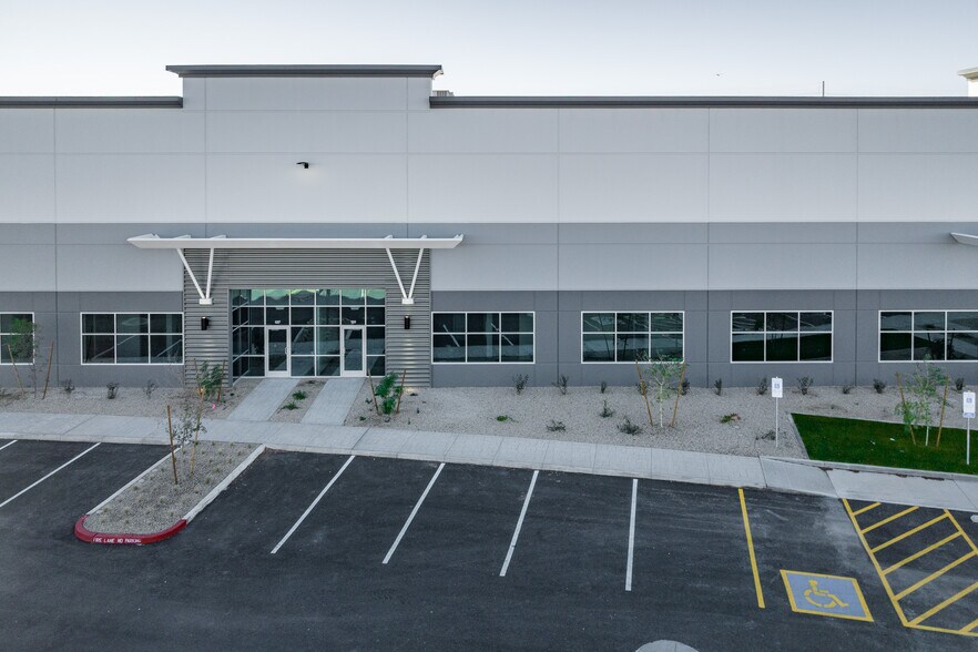 More Photos Of 13550 W Auto Dr, Goodyear Unknown For Lease