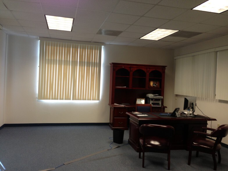 More Photos Of 11331 Lake Forest Blvd, New Orleans Storefront Retail Office For Sale