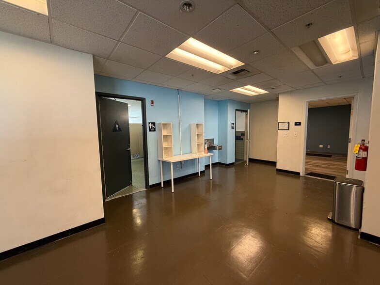 More Photos Of 1512 W Slauson Ave, Los Angeles Office For Lease