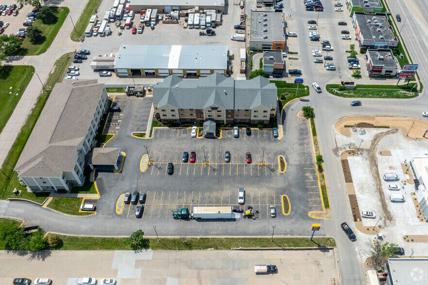 More Photos Of 4221 Industrial Ave, Lincoln Hotel For Sale