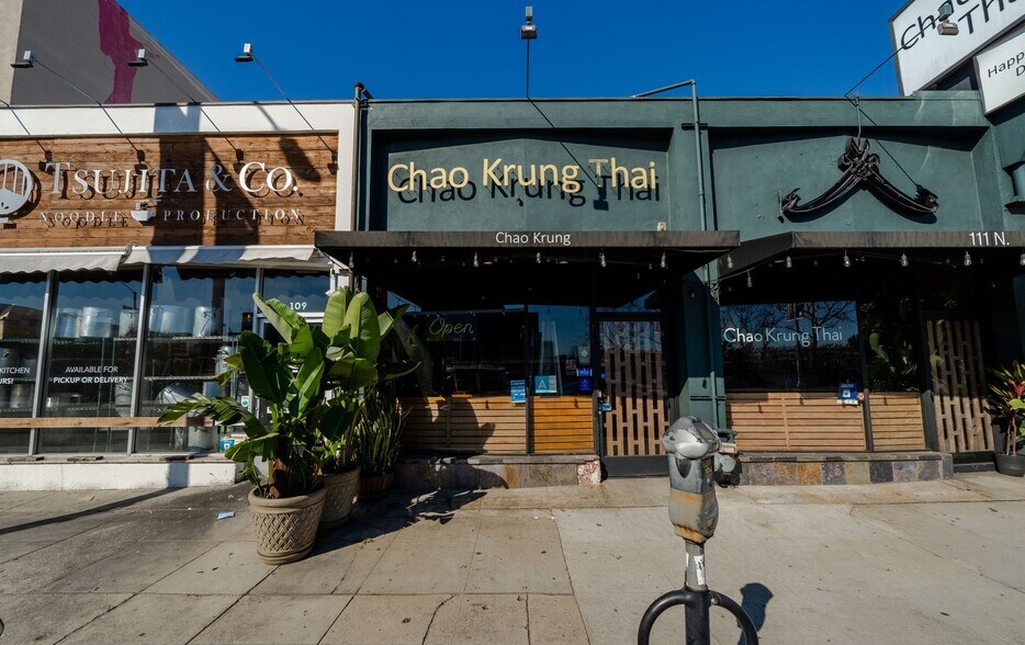 More Photos Of 109-111 N Fairfax Ave, Los Angeles Storefront For Sale