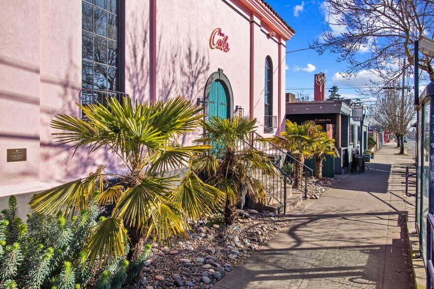 More Photos Of 2703 NE Alberta St, Portland Restaurant For Sale