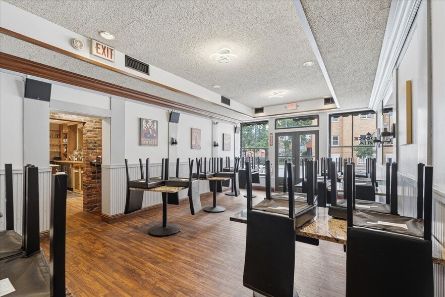 More Photos Of 2104 E Carson St, Pittsburgh Restaurant For Sale