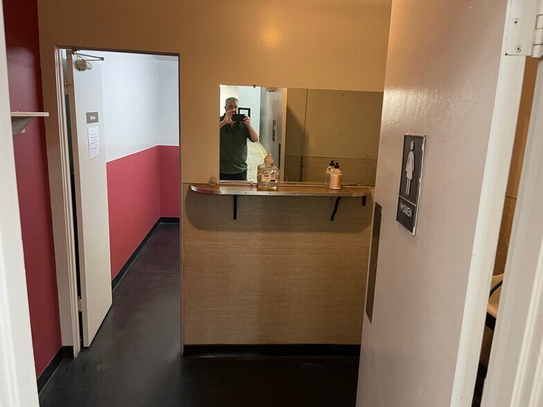 More Photos Of 2230 S Anne St, Santa Ana Manufacturing For Sale