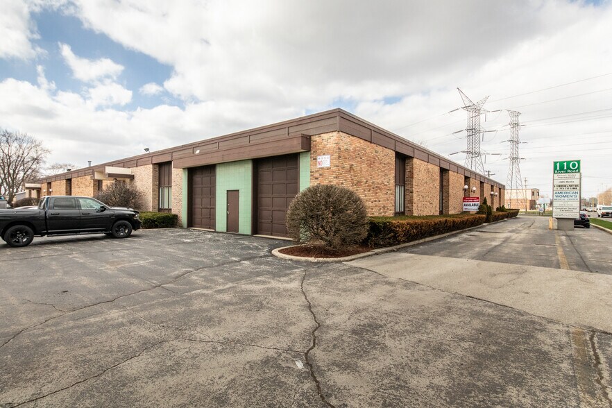 More Photos Of 110 S River Rd, Des Plaines Warehouse For Lease