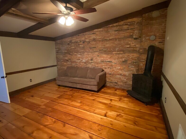 More Photos Of 3568 Avon St, Hartland Storefront Retail Residential For Sale