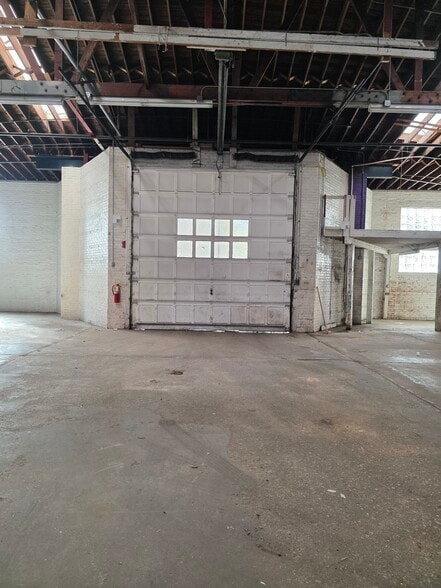 More Photos Of 7829-7839 W Grand Ave, Elmwood Park Warehouse For Lease