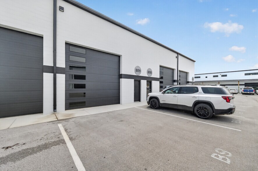 More Photos Of 529 SH 46 E, Boerne Warehouse For Lease