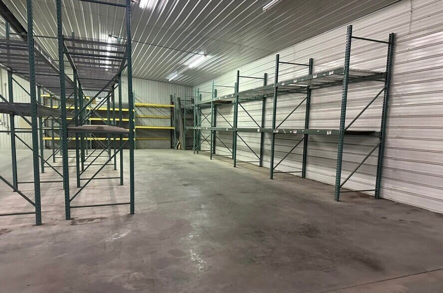More Photos Of 2490 Highway 92, Washington Flex For Lease