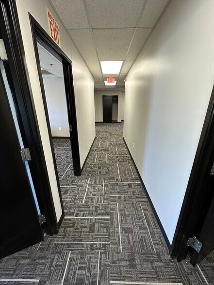 More Photos Of 12005 40,000 - 163,800 sf Available - Warren MI, Warren Distribution For Lease