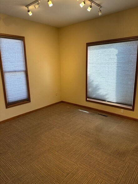 More Photos Of 129 S 4th Ave, Brighton Medical For Sale