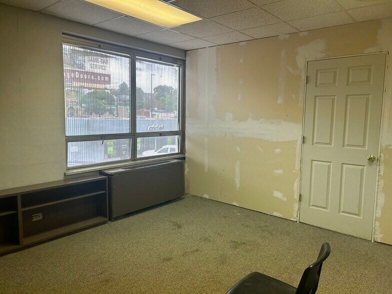 More Photos Of 1915-1919 E Colfax Ave, Denver Office For Sale
